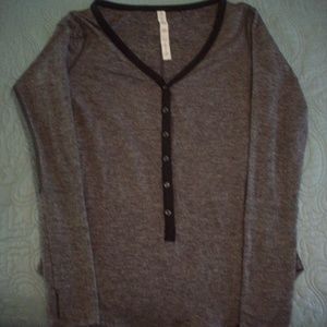 Awesome Henley - Size 8